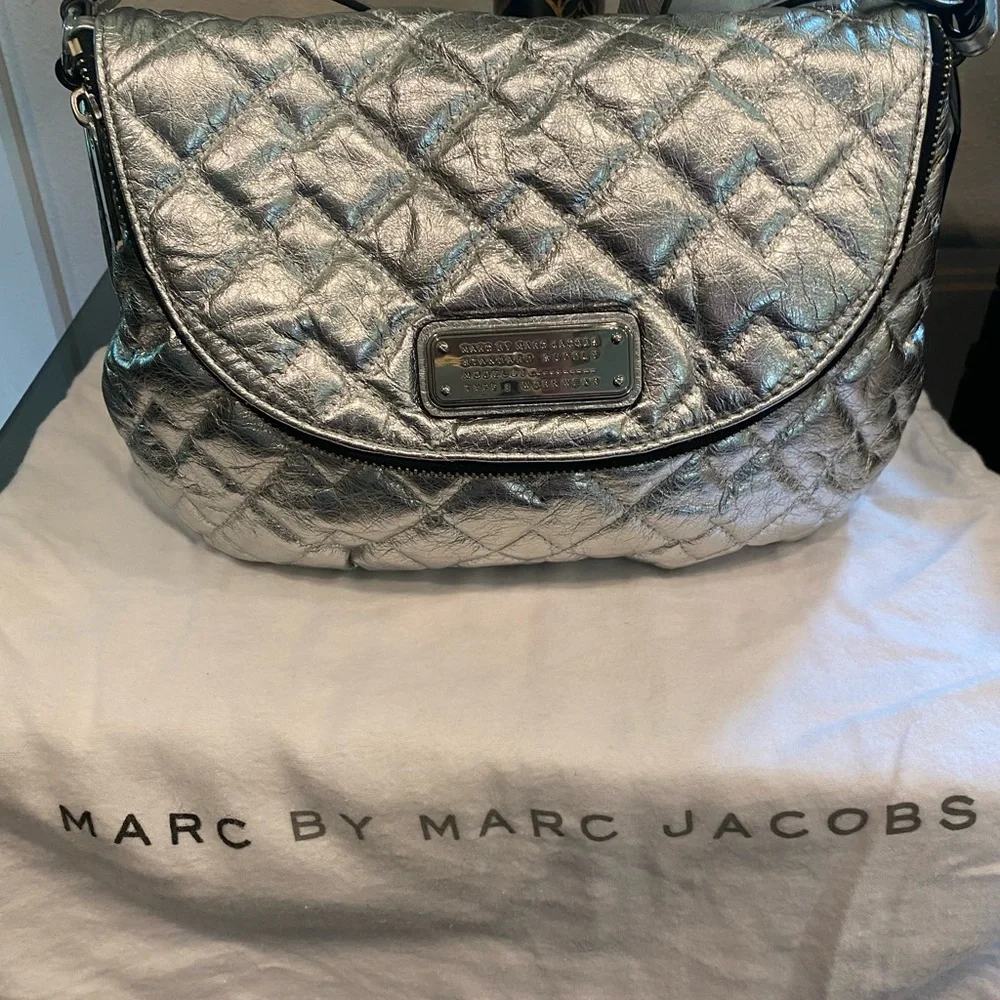 MARC by MARC JACOBS LEATHER NWT CROSSBODY HANDBAG SILVER LEATHER